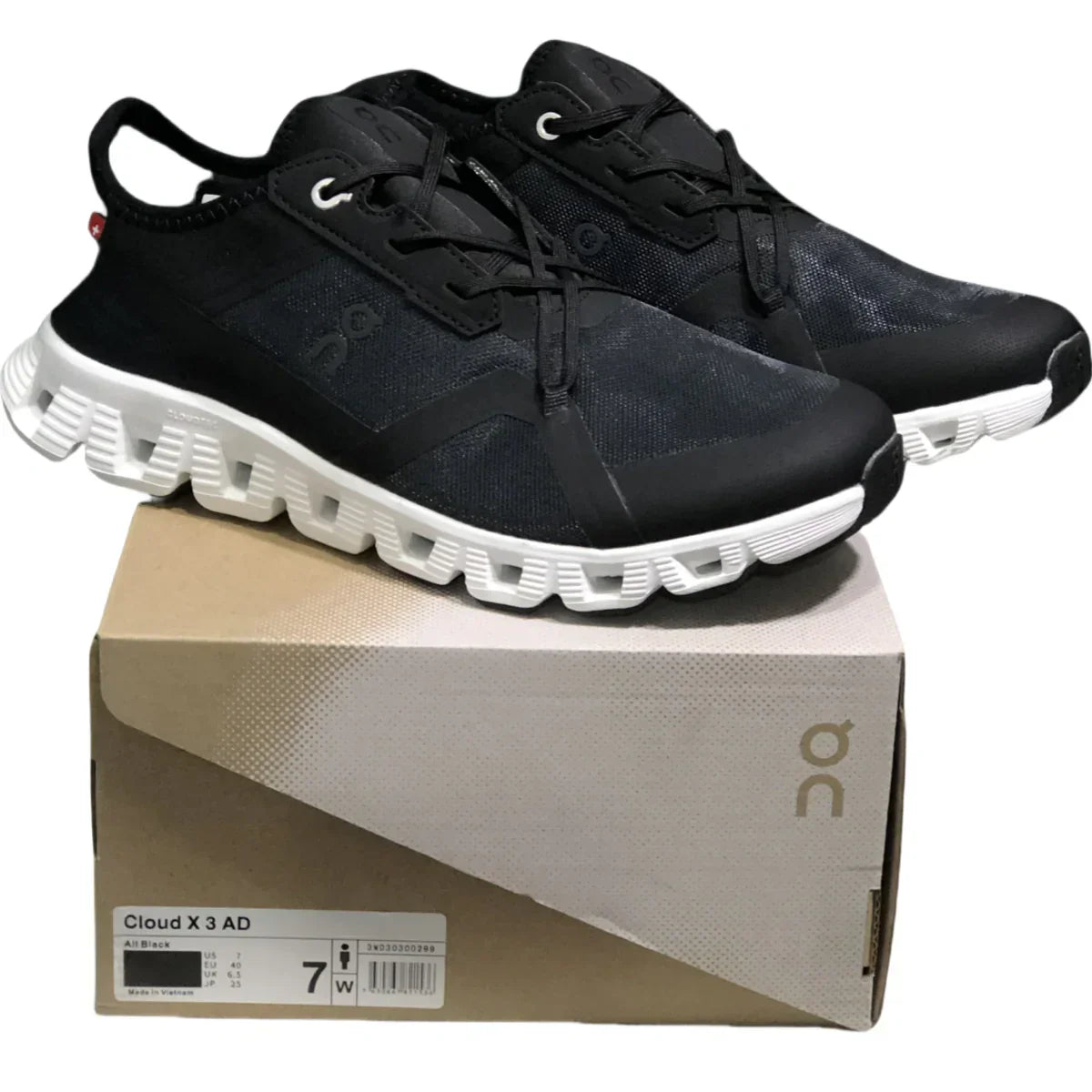 On Cloud X 3 Ad Women’s Black and white