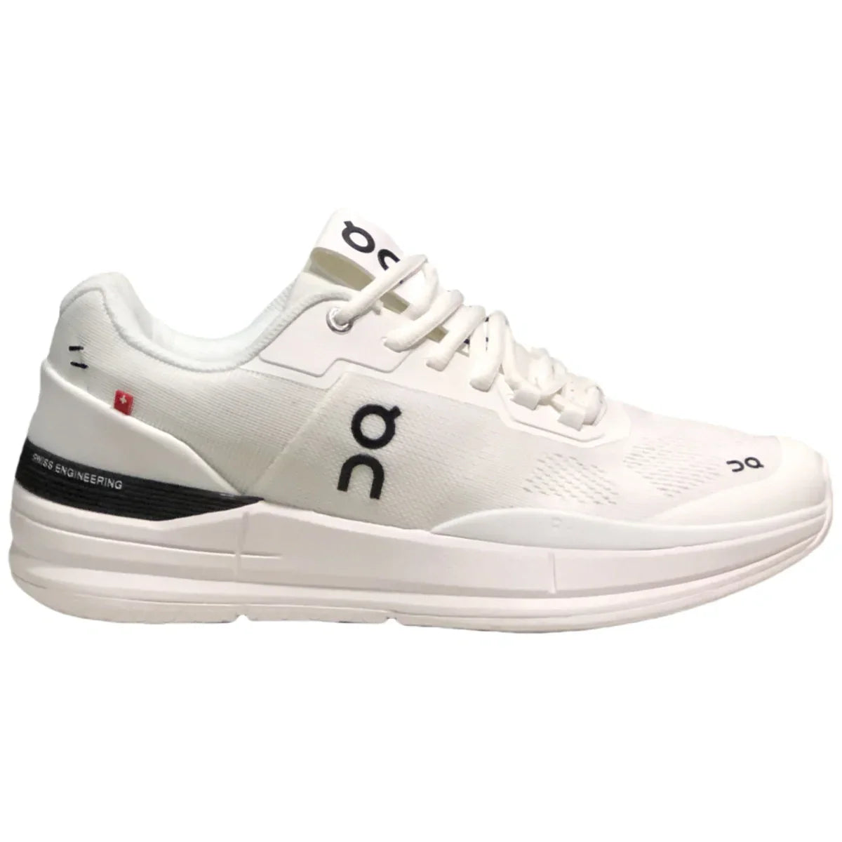 On The Roger Pro Women's White/Black