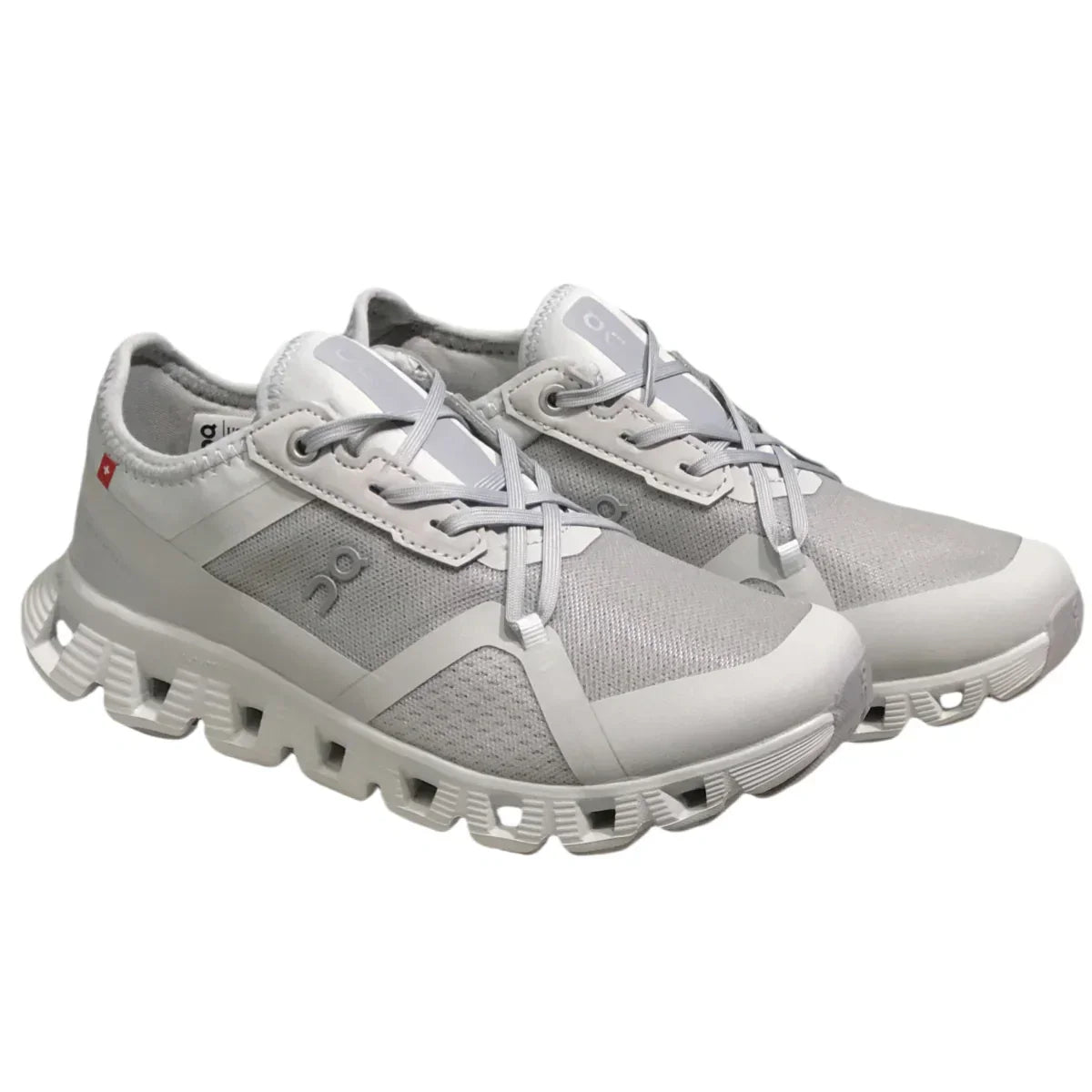 On Cloud X 3 Ad Women’s Glacier ash alloy ash